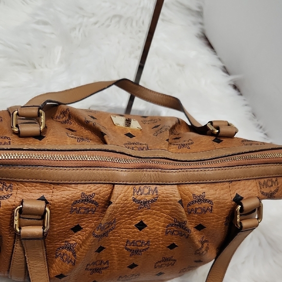 🔹️MCM 🔹️Cognac Brown Leather 2 Way Crossbody Tote Bag - Picture 11 of 16